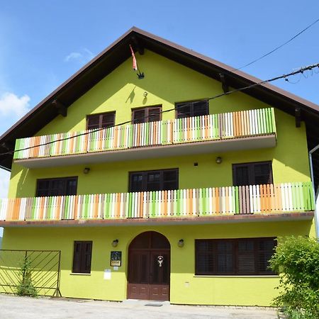 Planinarski Dom "Kamacnik" Hotel Vrbovsko Exterior photo