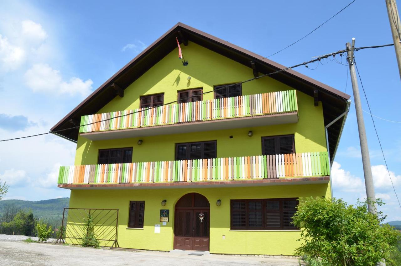 Planinarski Dom "Kamacnik" Hotel Vrbovsko Exterior photo